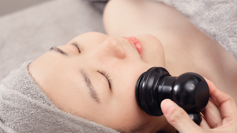 肌質改善フェイシャルエステ施術写真2